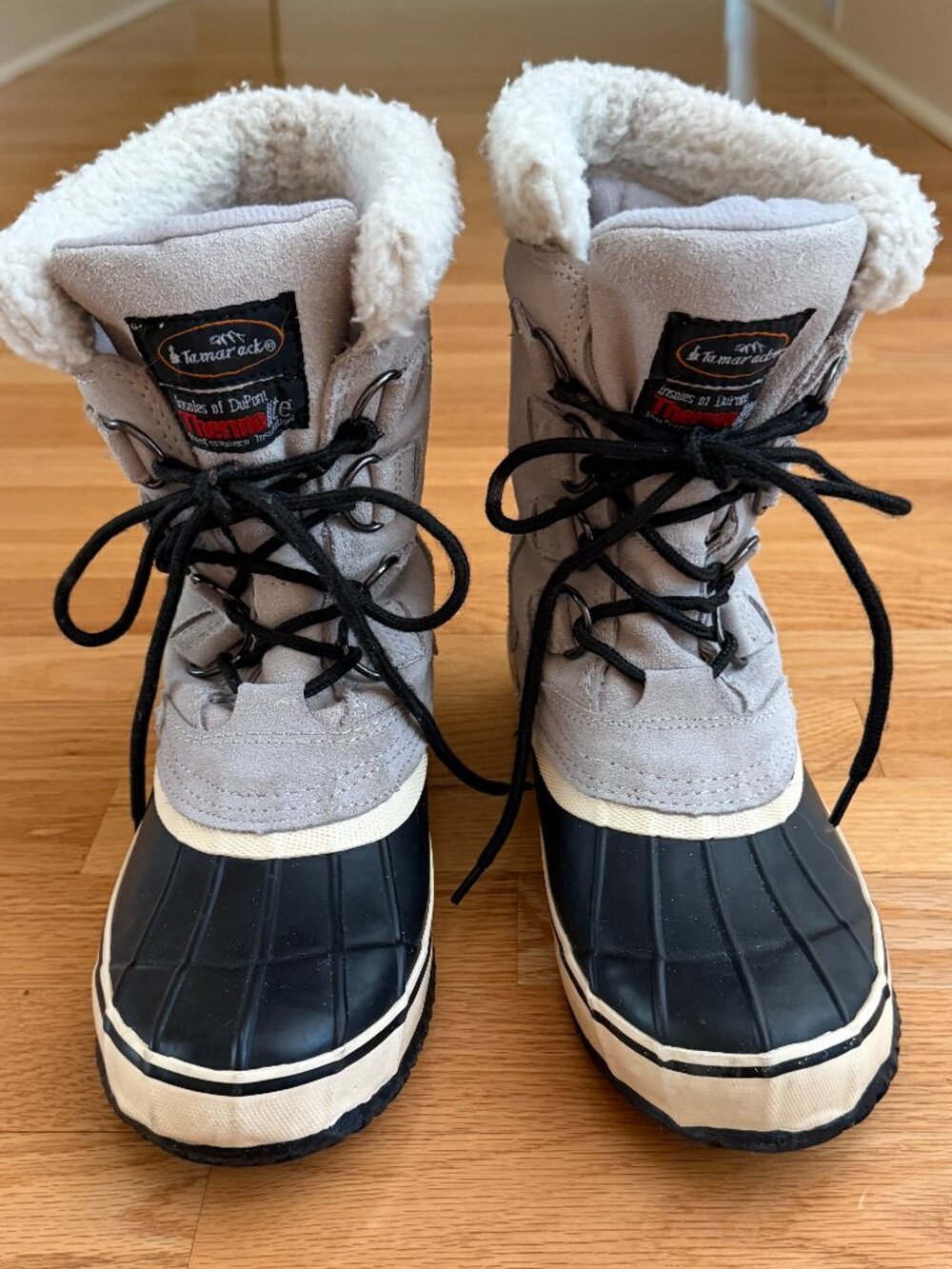 Tamarack Gray Suede Snow Boots with Thermolite Insulation Size 9